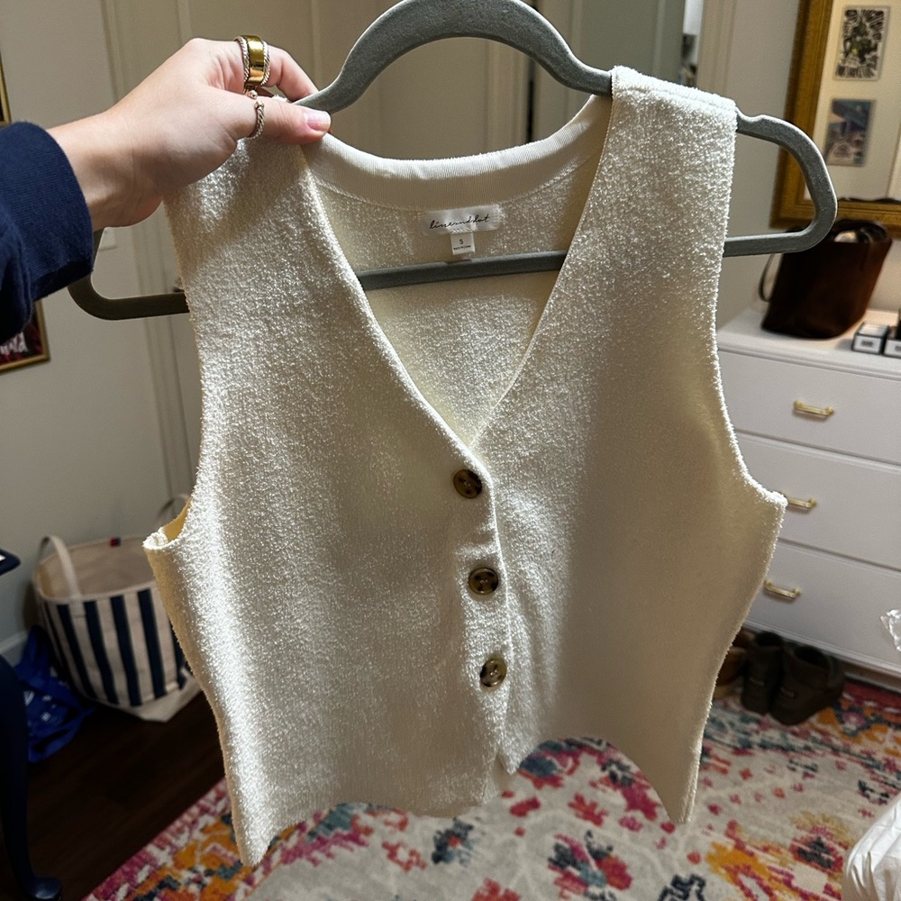 Line & Dot Vest